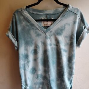 Cupio Blue Tie-Dye V-Neck Tee